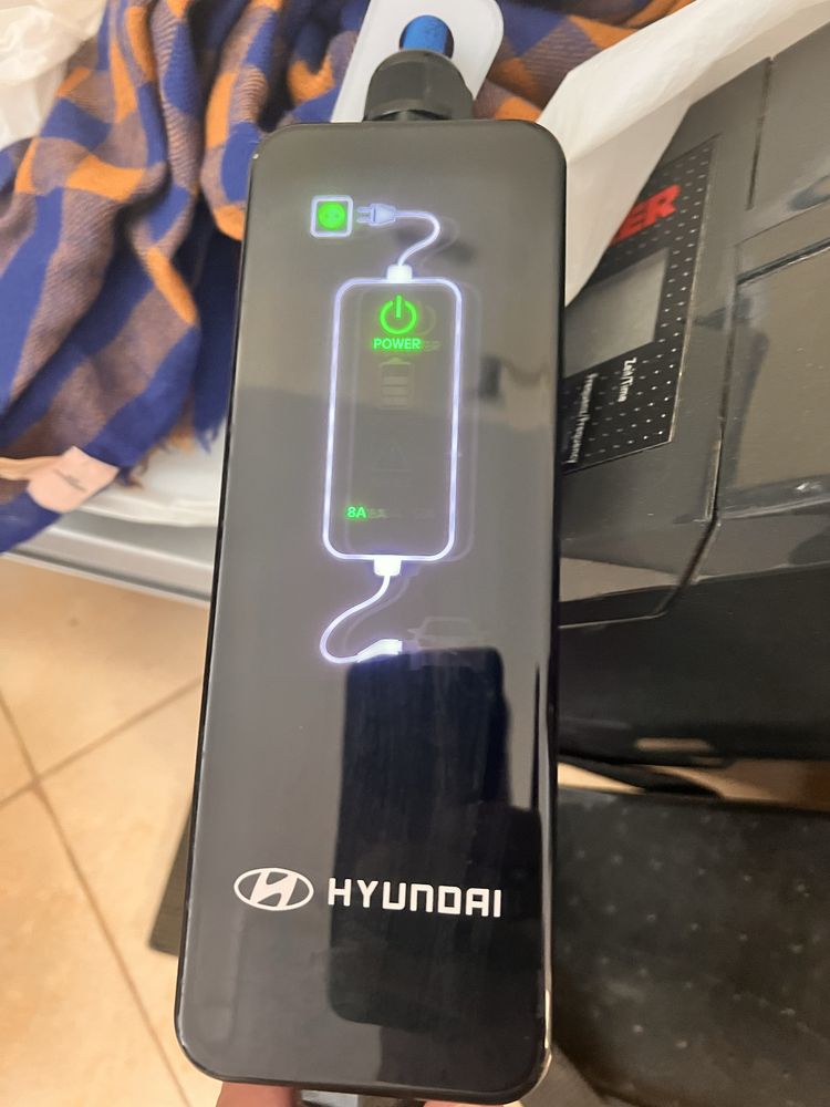 Зарядно HYUNDAI за електромобил 10А
