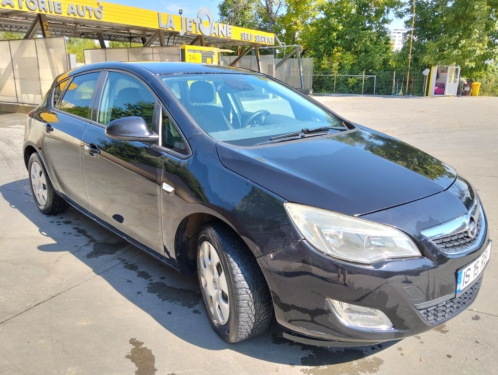 Opel Astra j 2011