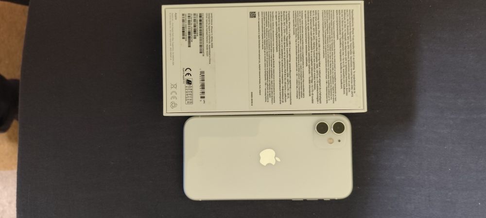 Vând iPhone 11 64 gb