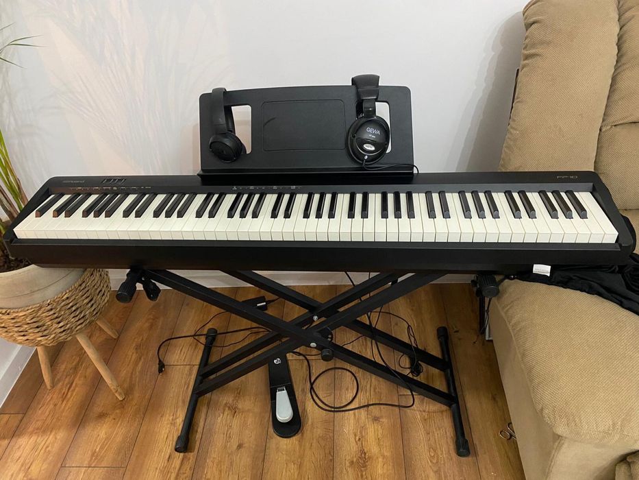 Pian digital- roland FP10