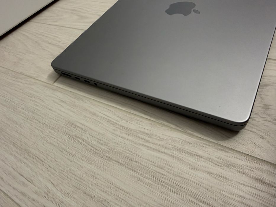 Laptop MacBook Pro 14” 2021 Procesor M1 Pro 16Gb 512Gb