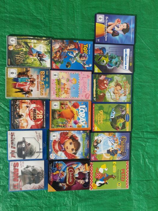 Lot 16 dvd-uri originale cu filme Animatie 13 buc+3 filme diverse