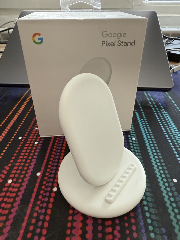 Безжично зарядно Google Pixel Stand (1st gen)