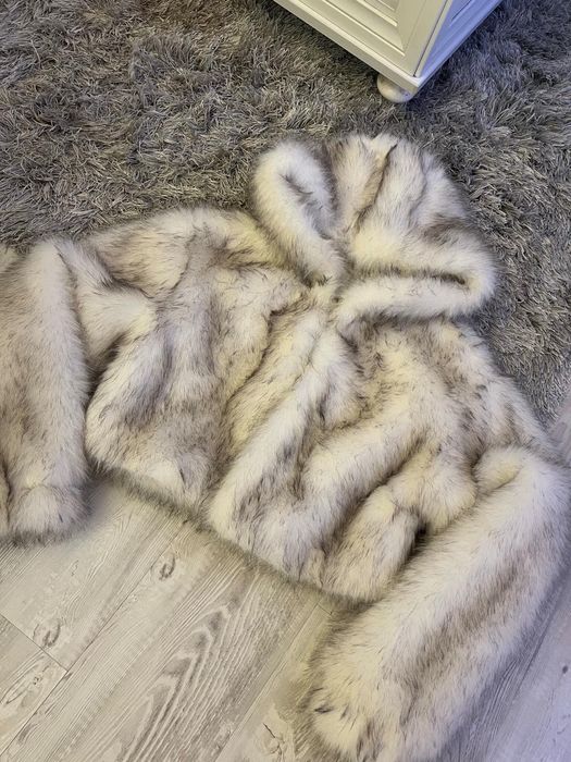 Палто с косъм , апрески