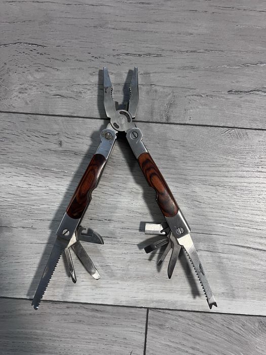 Rucsac + briceag+ cleste multifunctional + cutit vanatoare