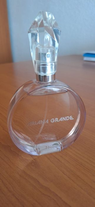 Ariana Grande R.E.M. Eau de Parfum apa parfum
