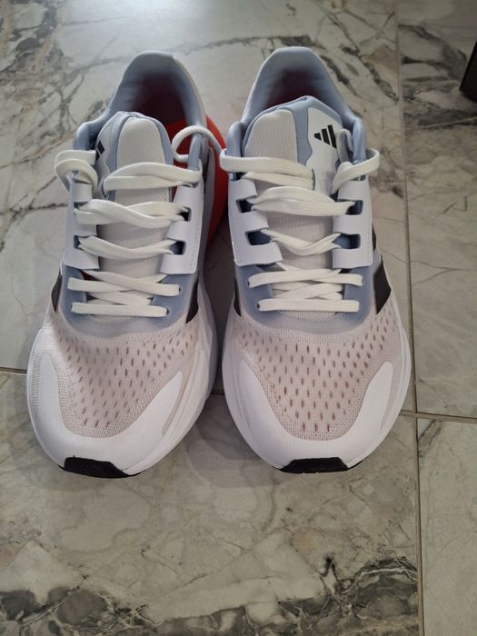Adidași mărimea 42