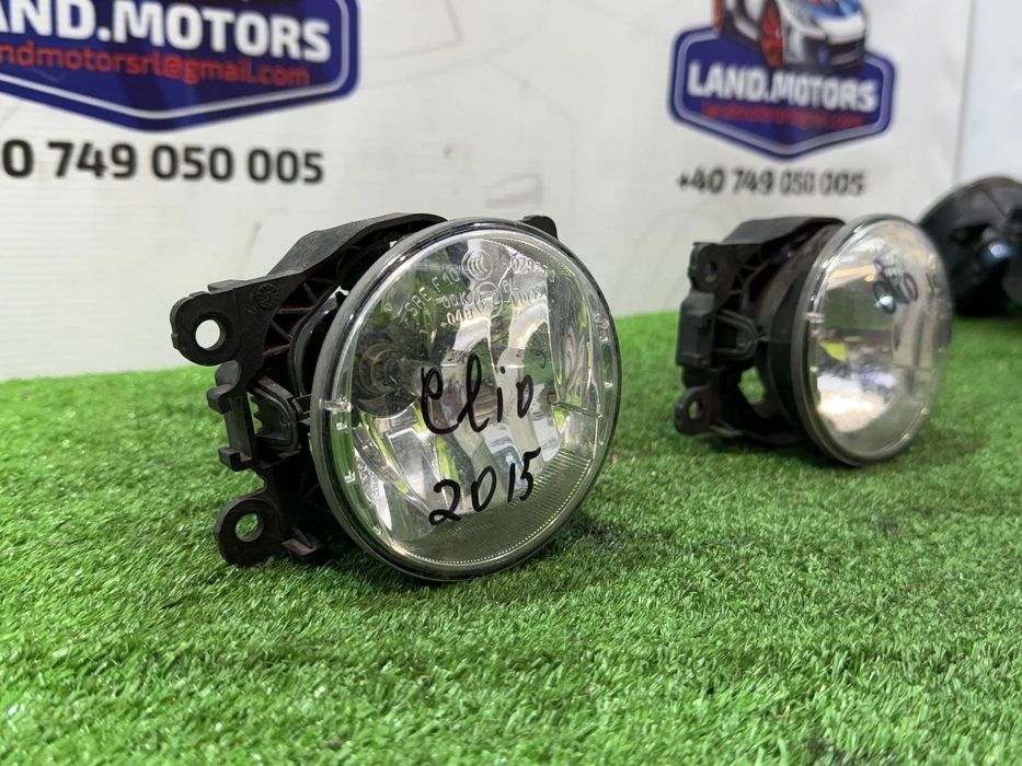 PROIECTOR CEATA FATA STANGA/DREAPTA (2 BUC.) RENAULT CLIO 1.5 DIESEL 2015 COD OEM 261500097R 261500097R 2012-2018