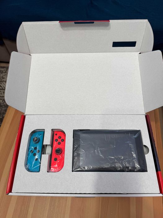 Nintendo Switch IMPECABIL - CUTIE COMPLETA - CARD 128GB - Husa Mario