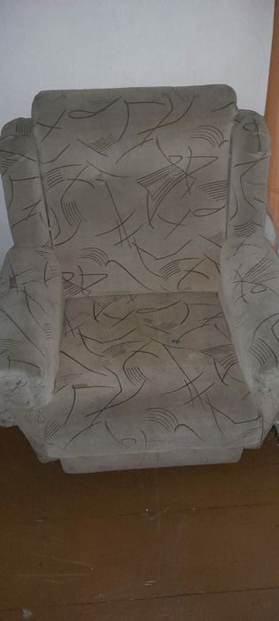 Диван угловой, и два кресла