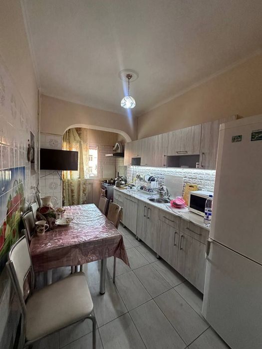 Улица Чехова, ор кафе Брокколи, продается квартира 3/3/9 Мирабадский р