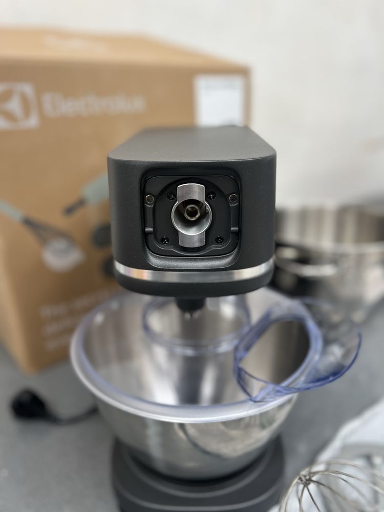 Кухненски робот / Планетарен миксер Electrolux E6KM1-4BPT, 1200W