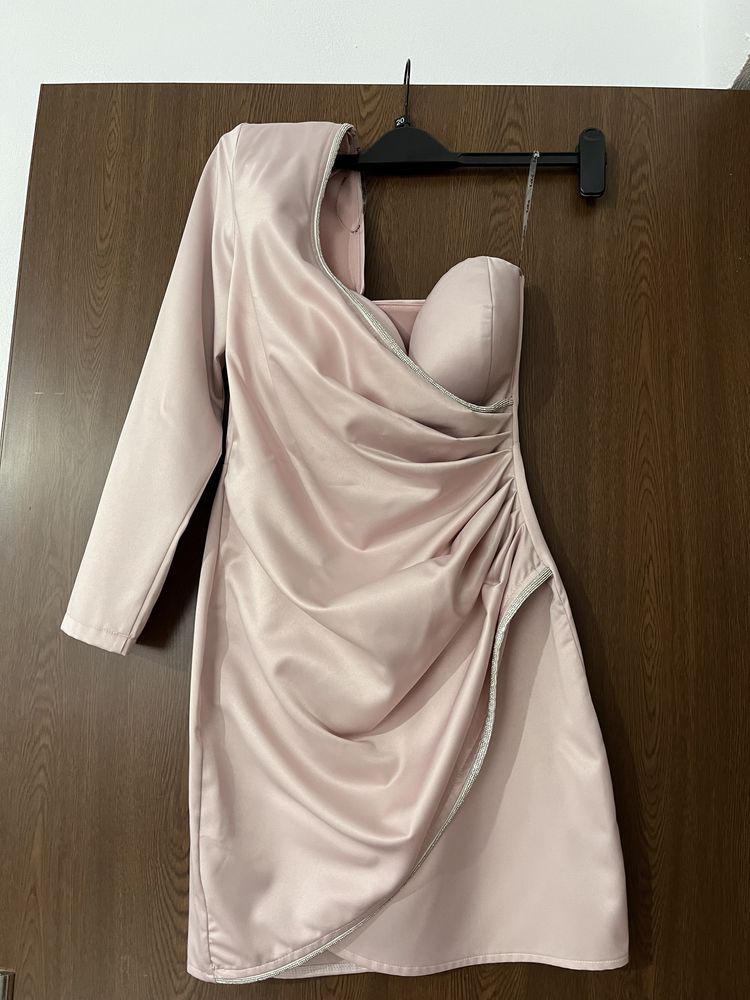 Rochie eleganta, roz pudrat