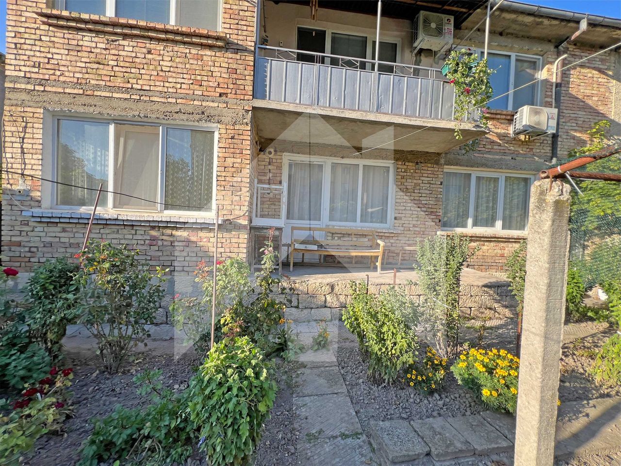 Продава се Етаж от къща в Нови пазар - 110 кв.м за 510 €/кв.м - Снимка #2