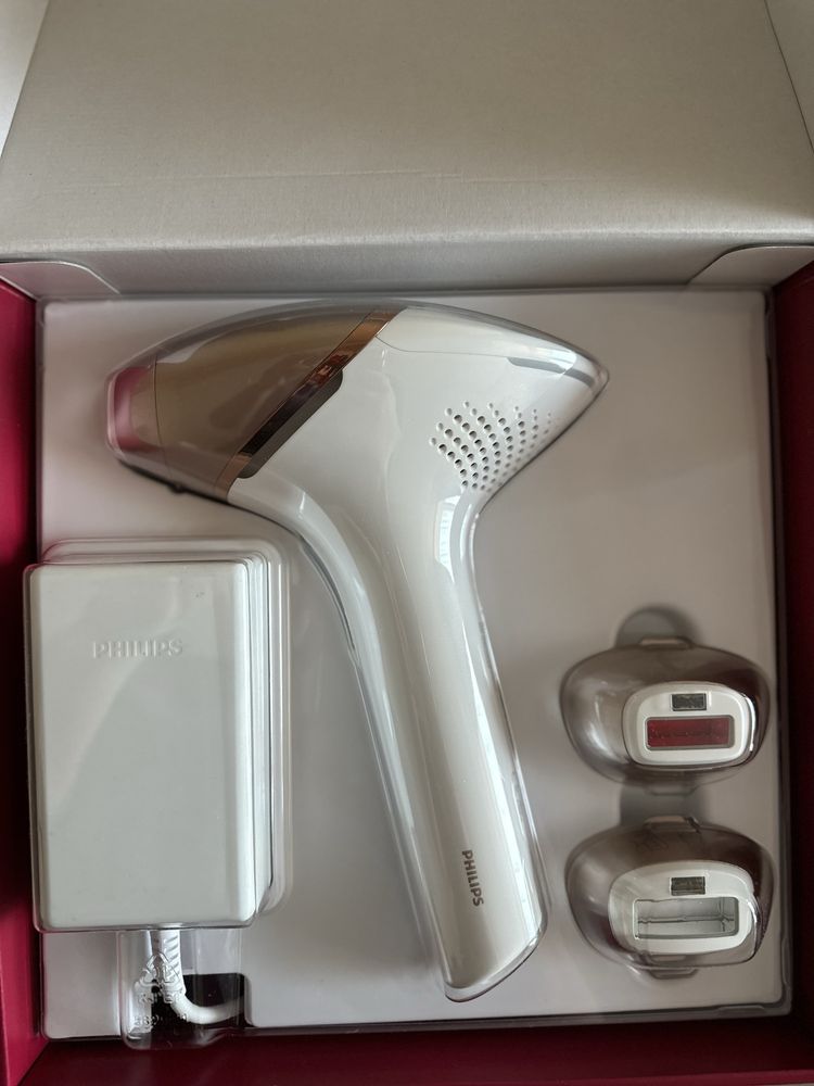 Фотоепилатор Philips Lumea Series 9900