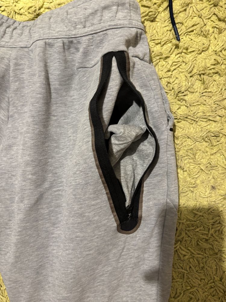 Nike tech сив панталон