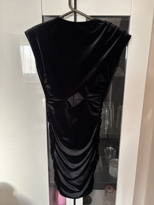 Zara кадифена черна рокля-M