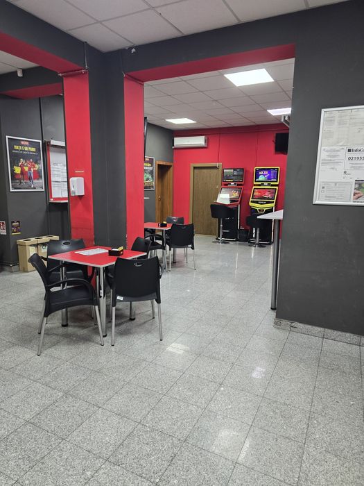 Închiriez spațiu comercial 90 mp util