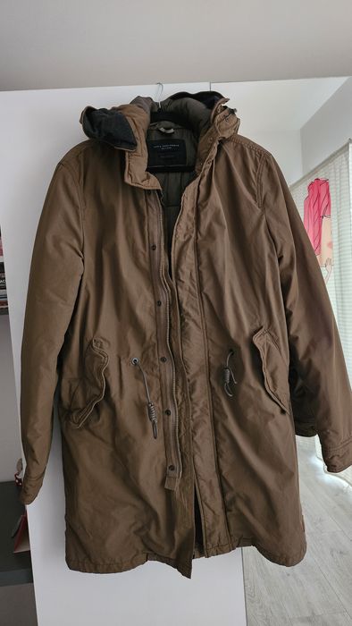 Parka barbati noua, fara eticheta, marimea L, dar se potriveste la M,