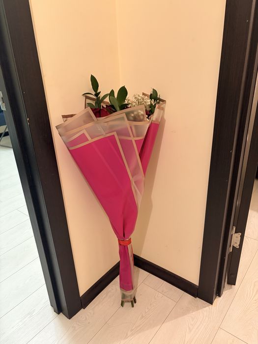 Продам букет свежий куплен в 01:30 тоьько что