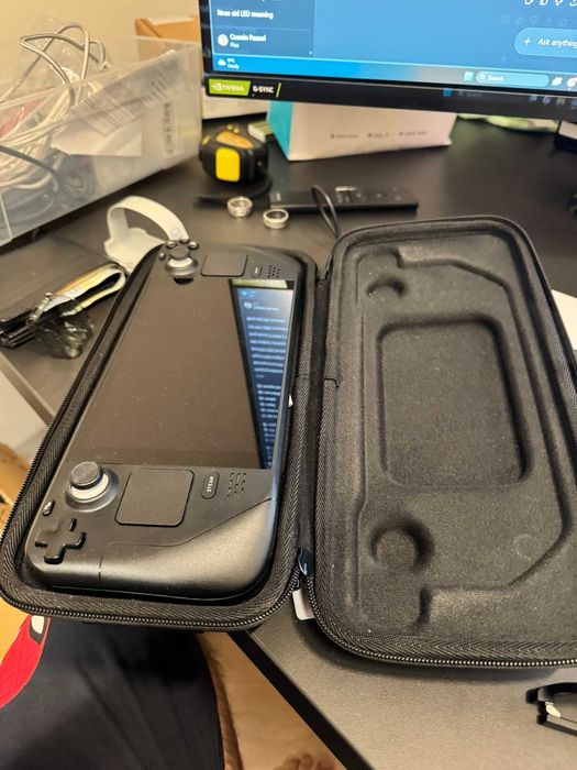 Steam Deck 256 GB cu carrying case