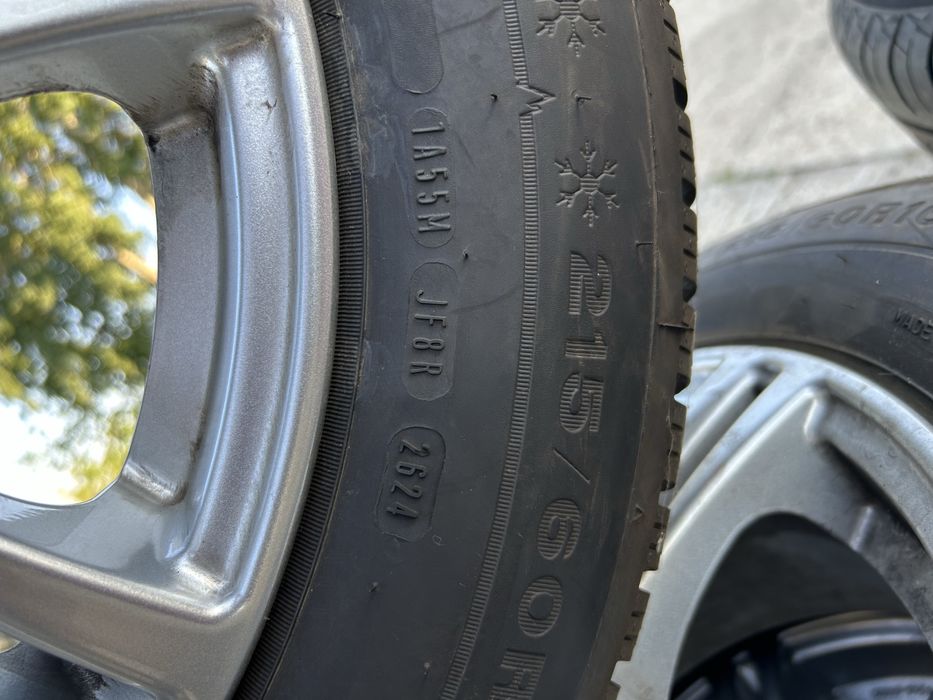 Лети джанти с нови гуми от HONDA, размер 215/60/R16 99H, ДОТ2624.