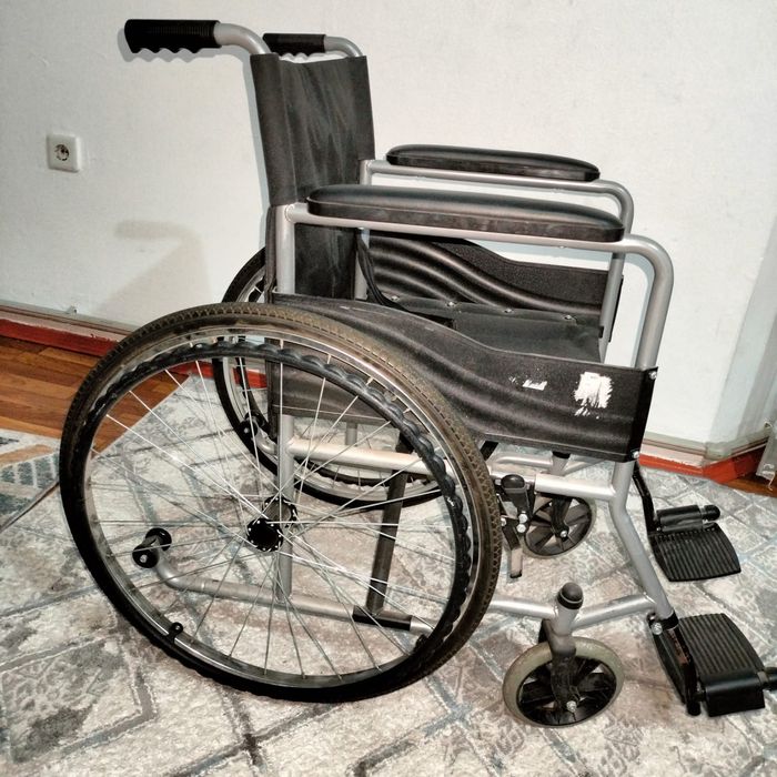 Продается инвалидный коляска