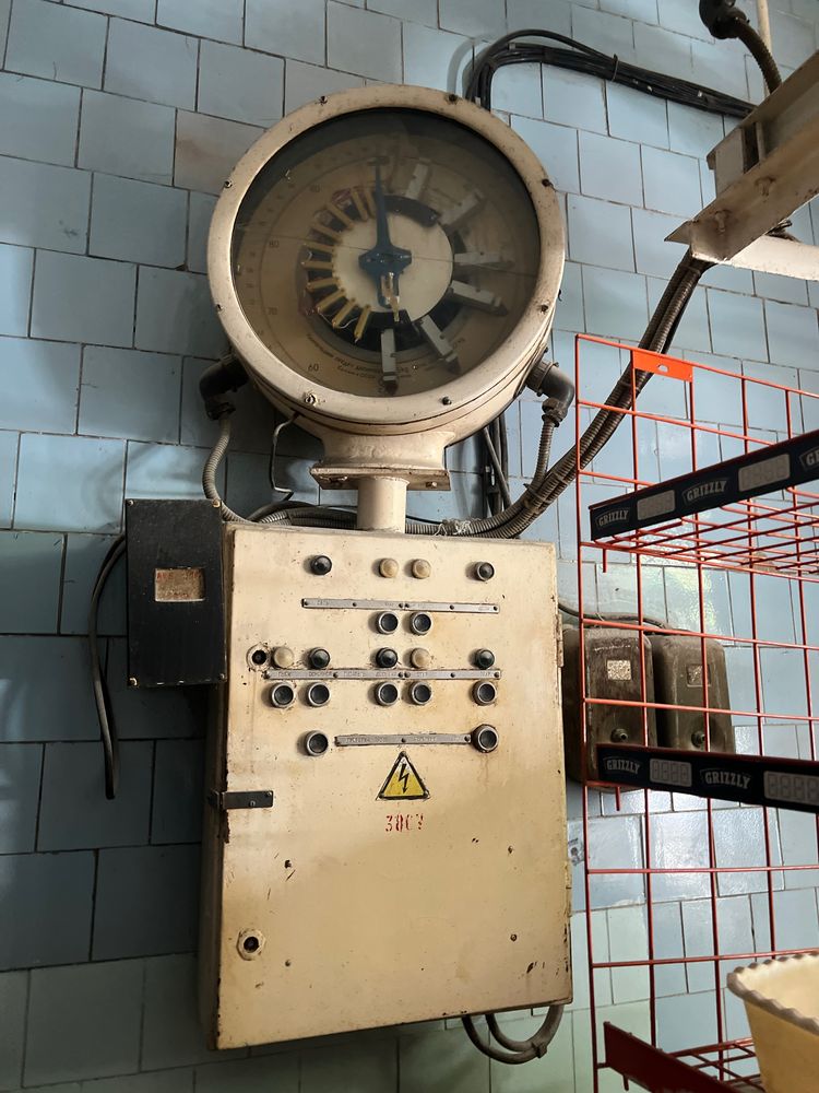 Бункер для муки по 12 тн. Bunker un saqlashga 12 tonnalik.