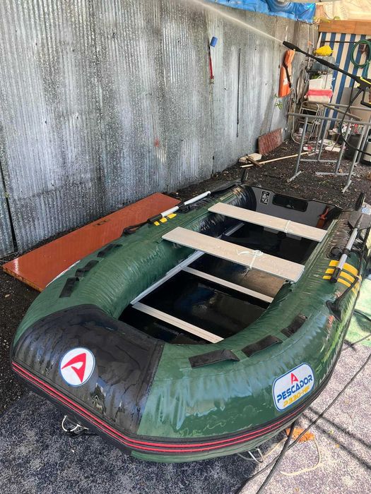 Продавам лодка PESCADOR P330-HF