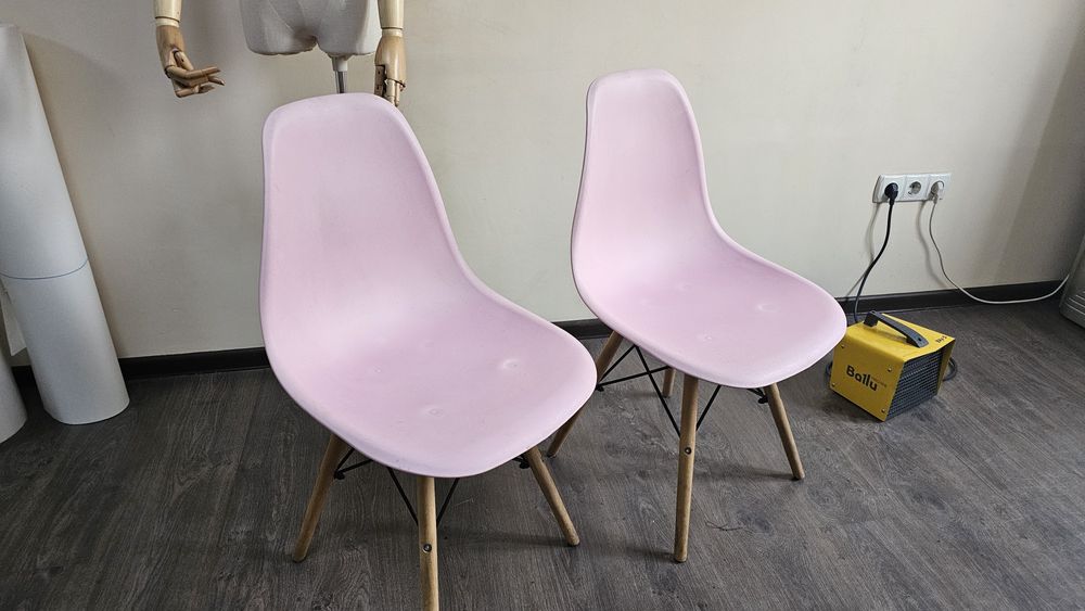 Продам стулья eames