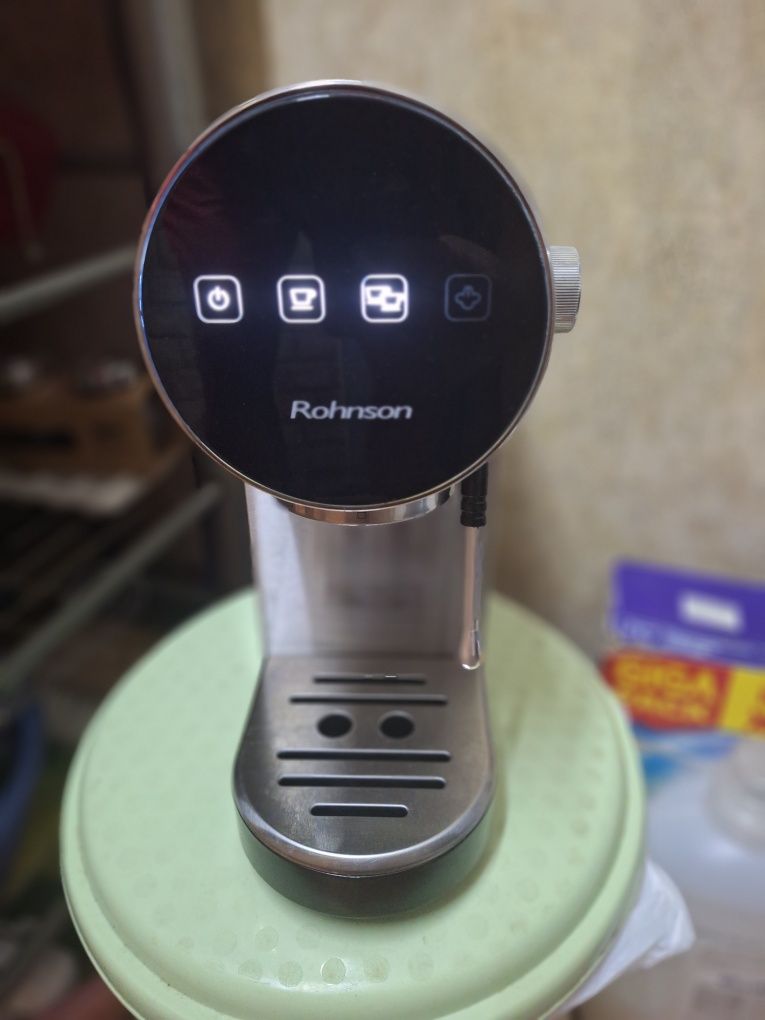 Кафемашина Rohnson R-9050 тъч скрийн.