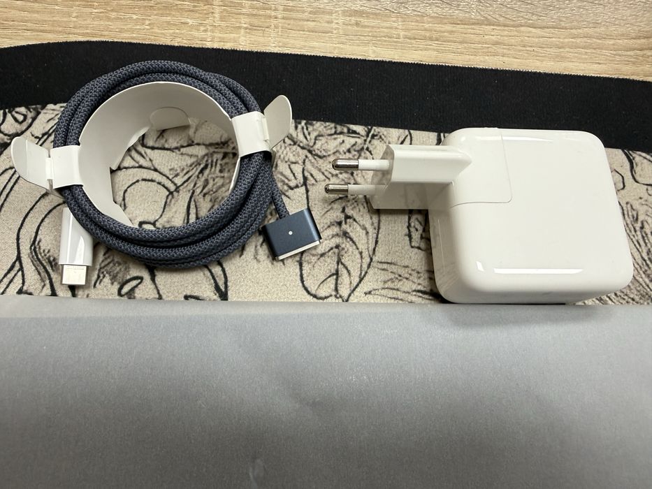 Лаптоп Apple MacBook Air 13,6” M3 (2024) 16/256gb - нов с гаранция