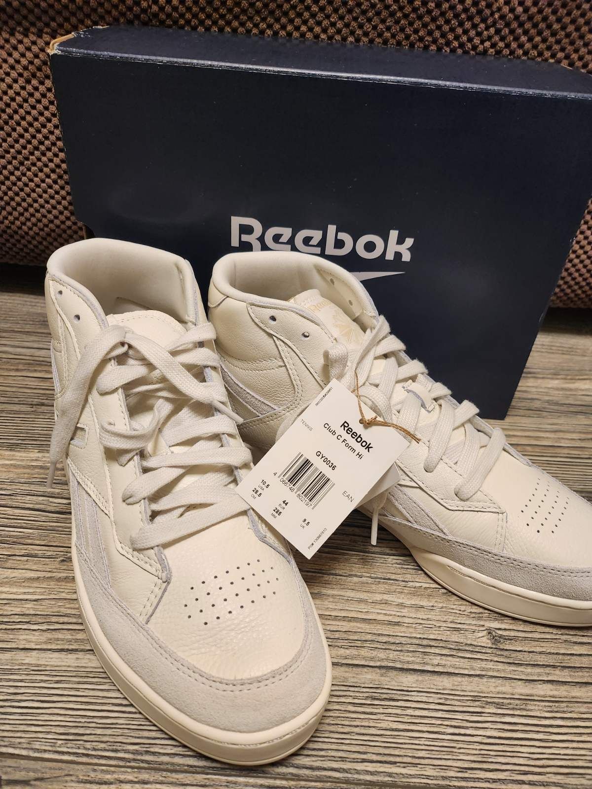 Чисто нови обувки REEBOK