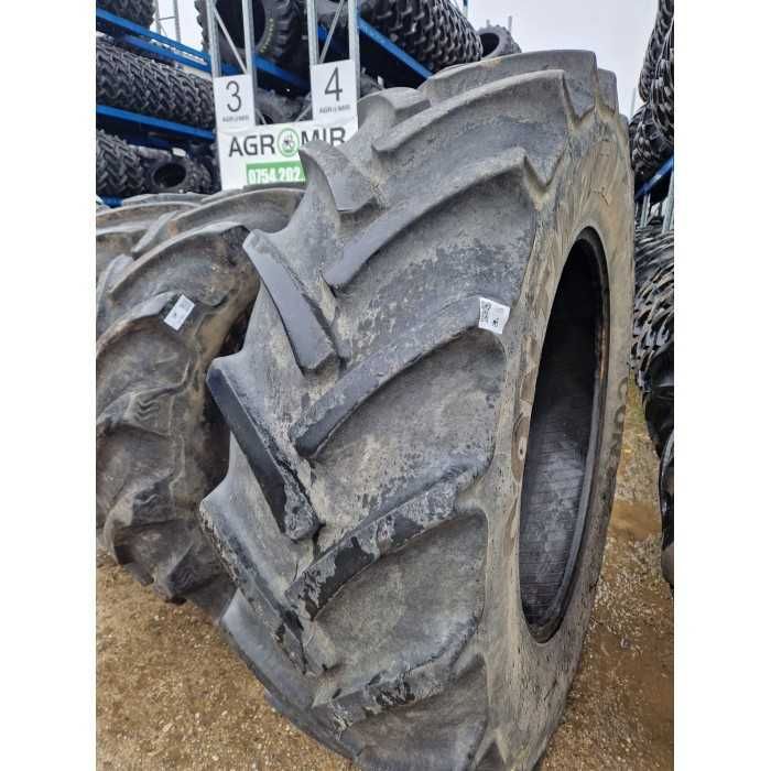 Anvelope Continental 460/85R38 și 18.4R38 pentru JCB și Renault.