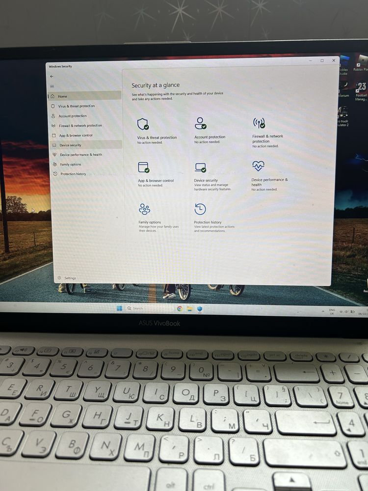 Лаптоп ASUS VivoBook 15 512GB SSD, 8GB RAM+ПОДАРЪК мишка Logiteck g102