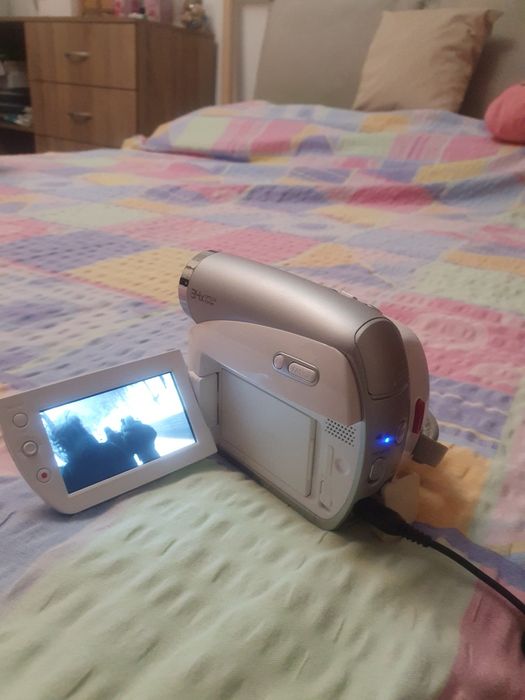 Vând cameră de filmat Samsung cu minicasetă