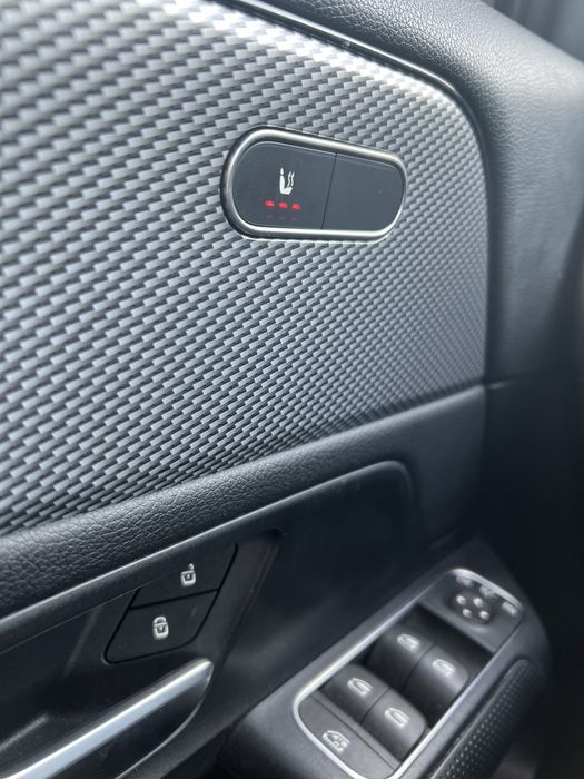 Mercedes Benz GLA 200d / An model 2021 / Automat / Piele / Tempomat