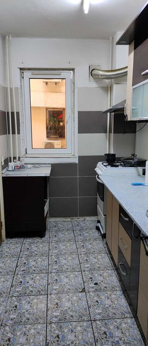 vand apartament cu 4 camere Obor
