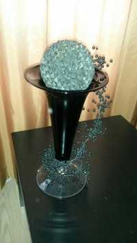Стъклена черна ваза