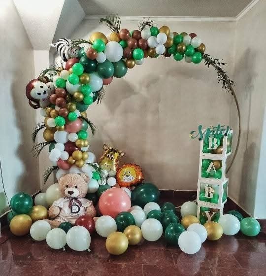Închiriez arcade baloane/flori