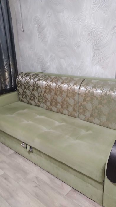 продам диван б/у
