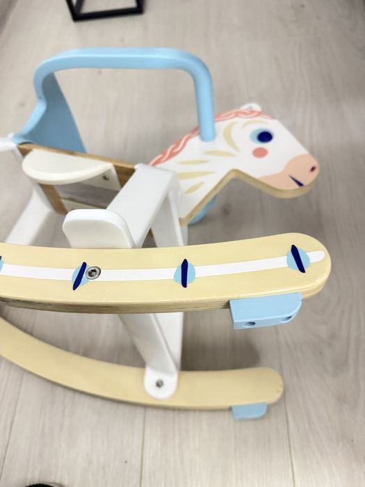 Дървено конче люлка