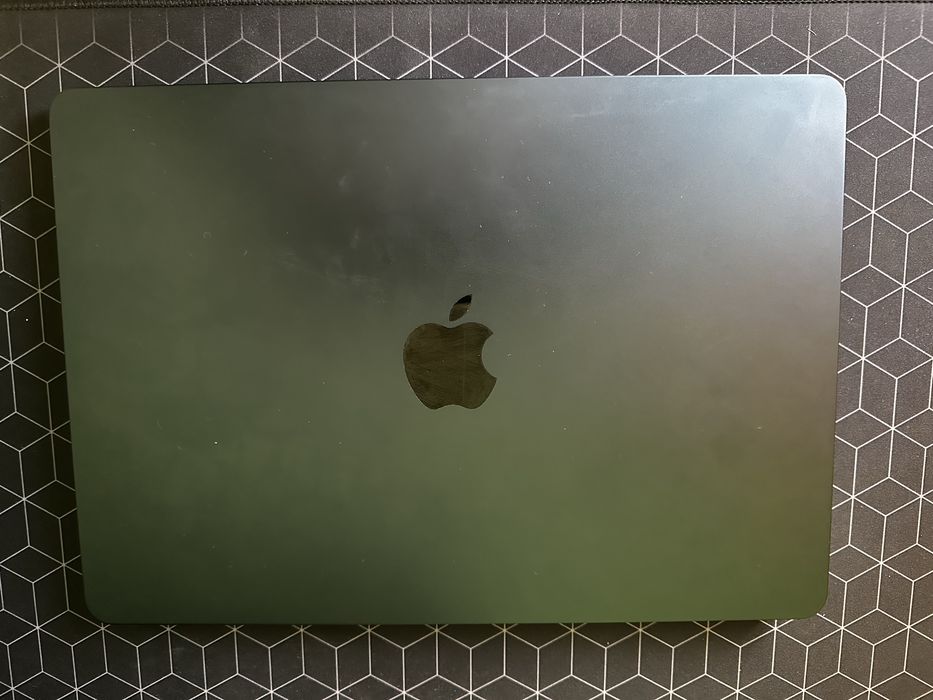 Macbook air 13 m3 8gb ram 256gb