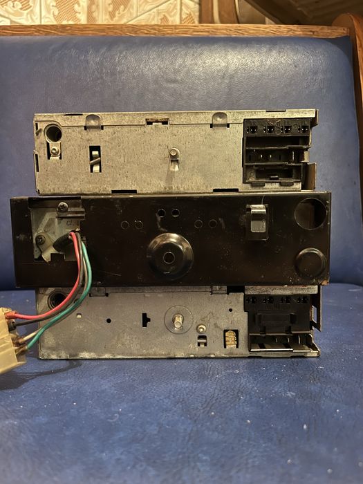 Lot radiocasetofoane auto de colecție