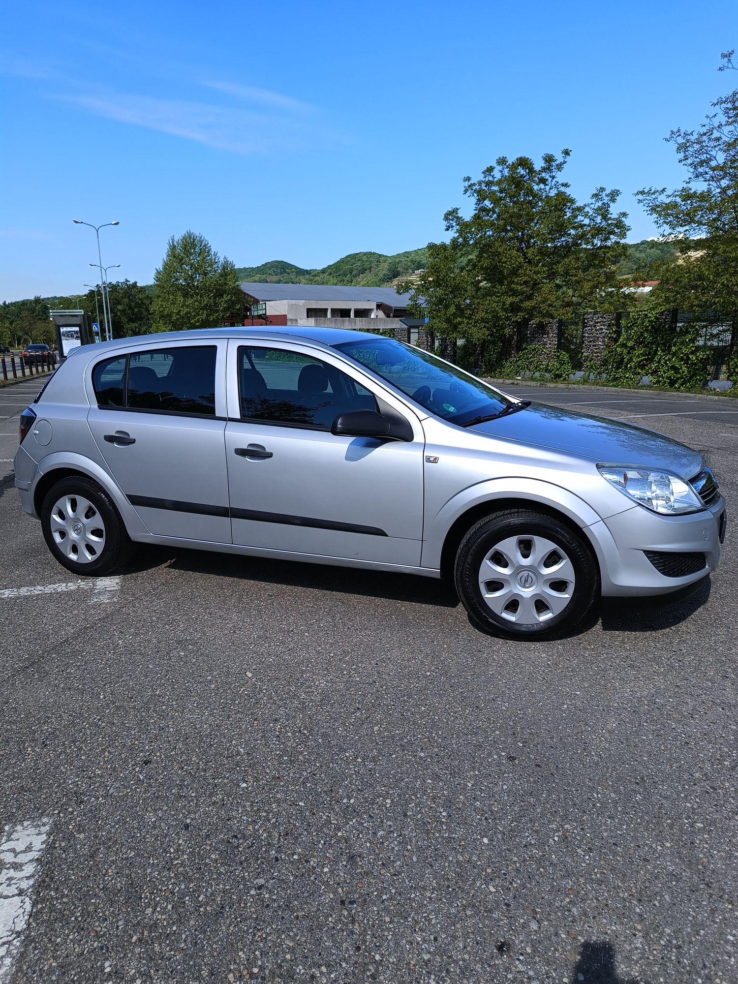 Opel Astra H 2009 întreținut!