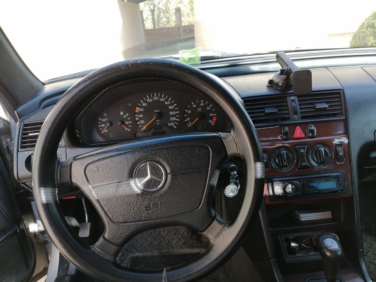 Mersades benz 180