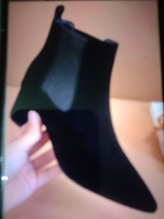 Женские замшевые ботинки