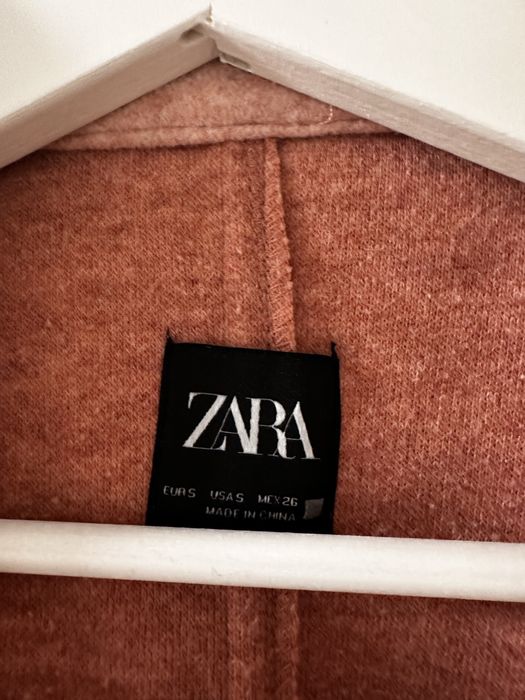 Розаво палто на марката зара