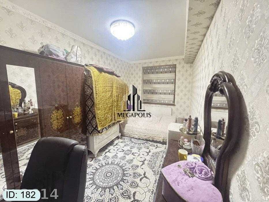 ARZON NARXDA Shayxul olam masjidi tarafDA 2 xonali kvartira sotiladi