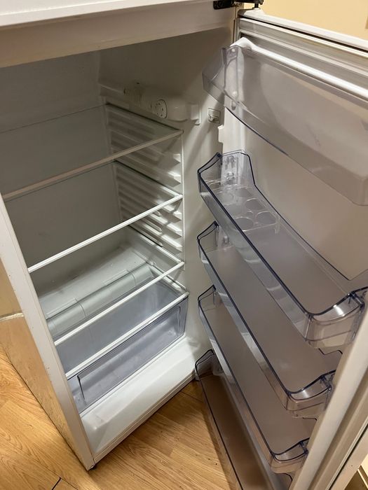 Хладилник Crown 85lv зона б180